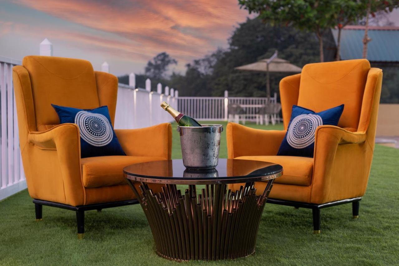 Paramount Riverfront Resort & Spa, Karjat Exterior foto