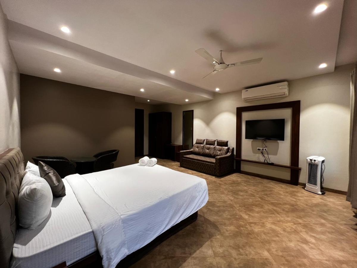 Paramount Riverfront Resort & Spa, Karjat Exterior foto