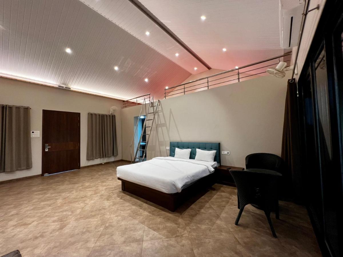 Paramount Riverfront Resort & Spa, Karjat Exterior foto