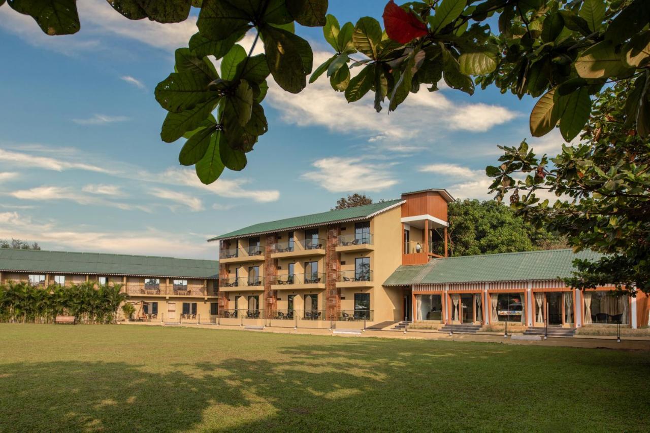 Paramount Riverfront Resort & Spa, Karjat Exterior foto