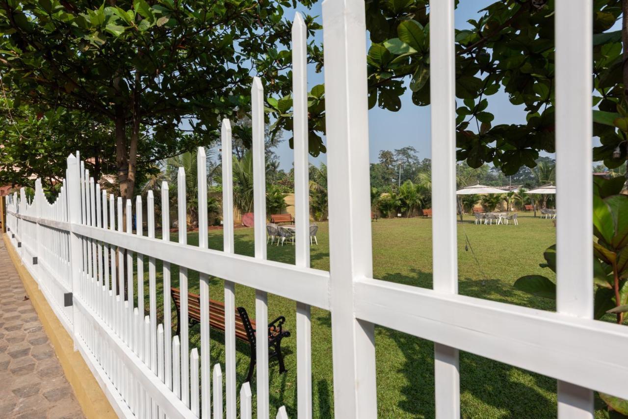 Paramount Riverfront Resort & Spa, Karjat Exterior foto