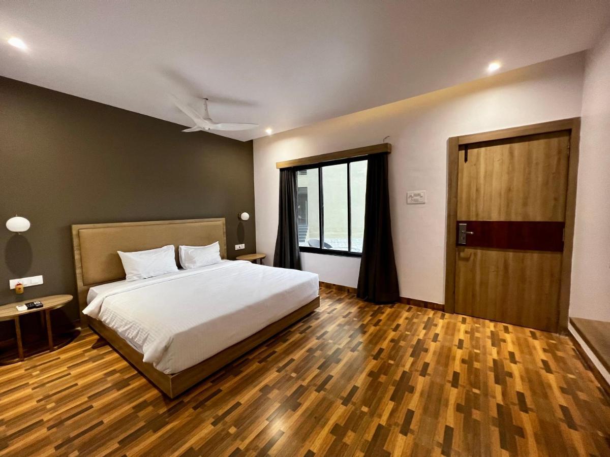 Paramount Riverfront Resort & Spa, Karjat Exterior foto