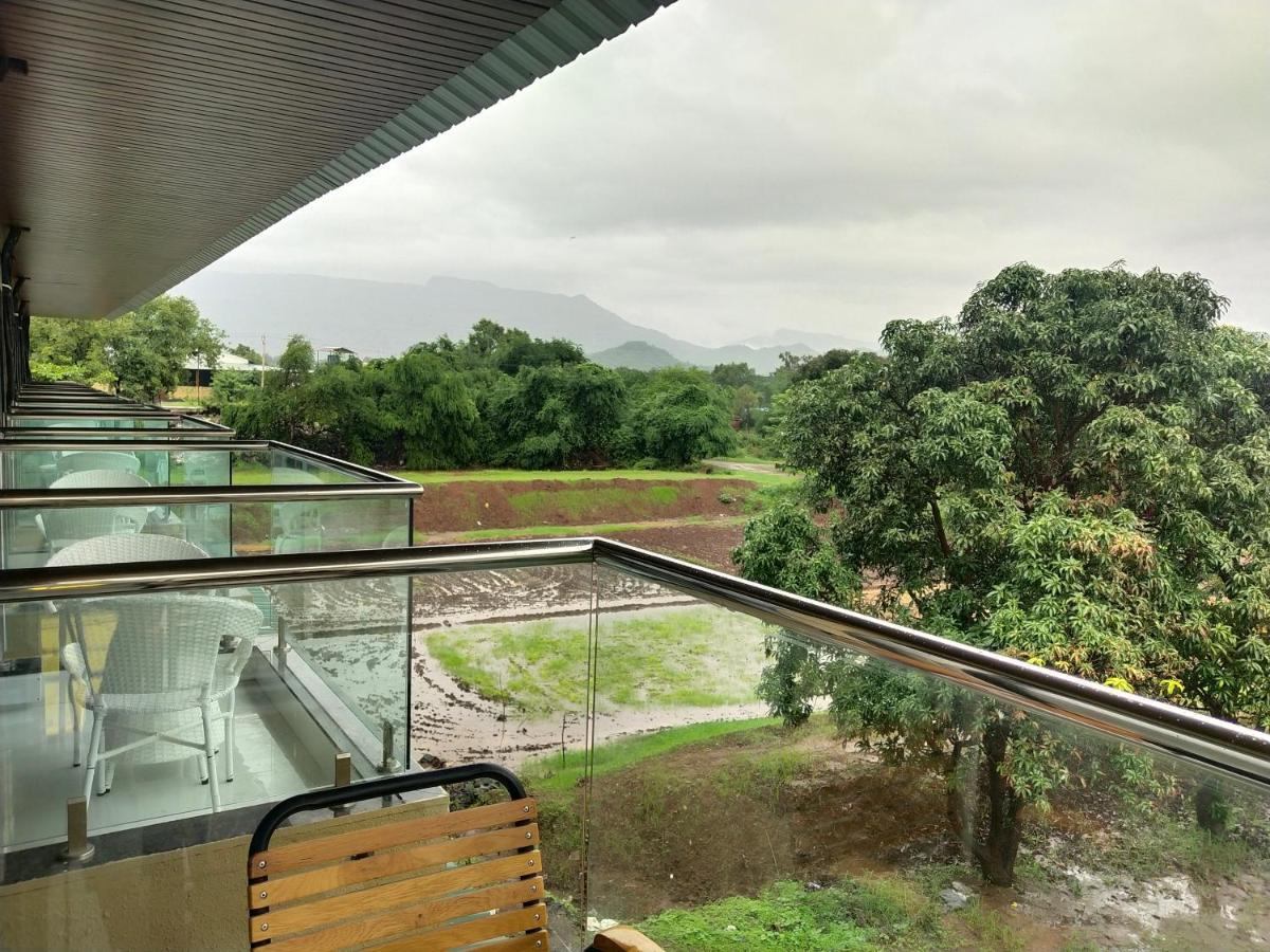 Paramount Riverfront Resort & Spa, Karjat Exterior foto
