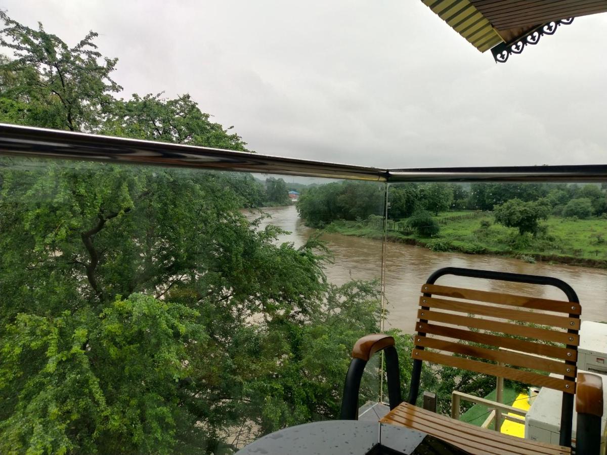 Paramount Riverfront Resort & Spa, Karjat Exterior foto