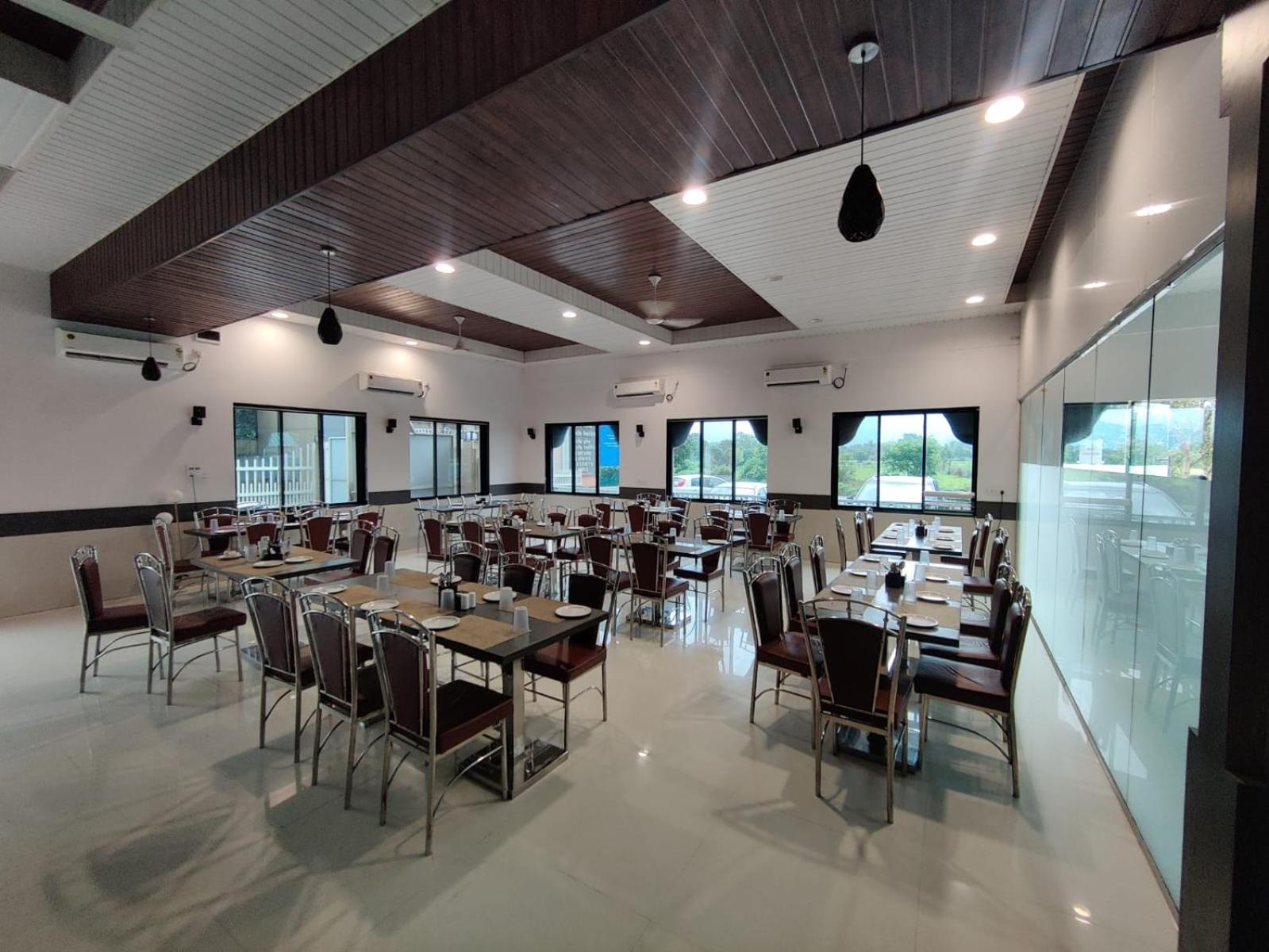 Paramount Riverfront Resort & Spa, Karjat Exterior foto